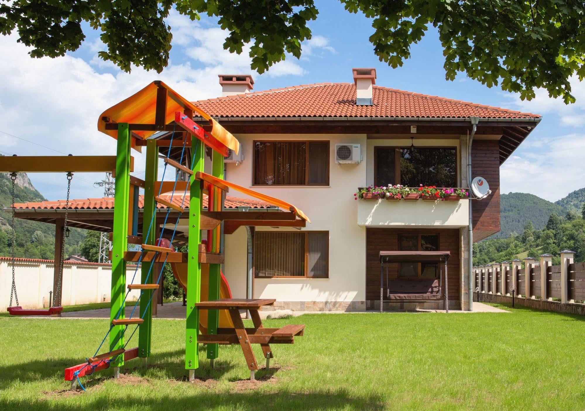 Guest House Vitora Ribaritsa Exteriör bild